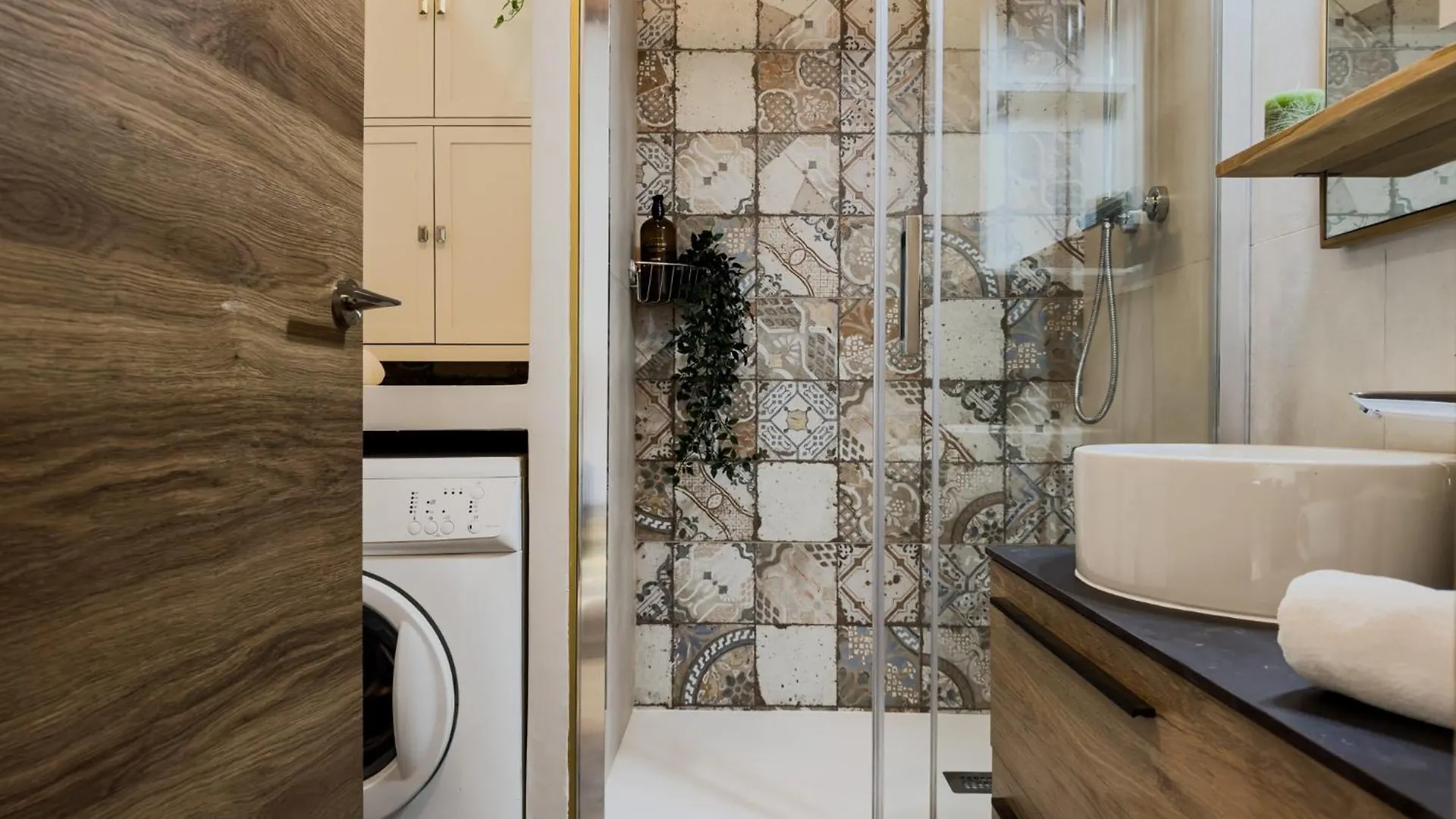 Magalhaes - Trad Flat In Poble Sec, Near Ramblas Barcelona