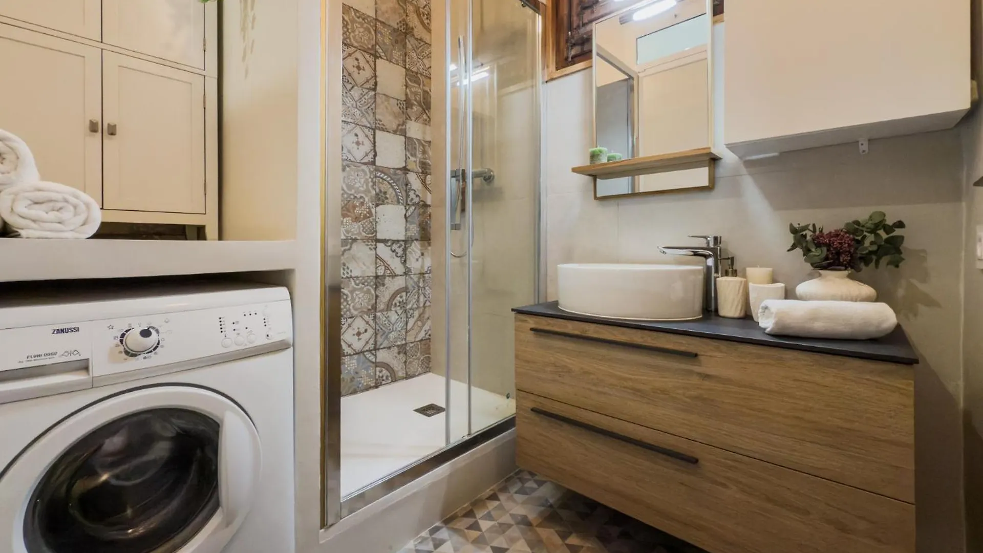 Apartment Magalhaes - Trad Flat In Poble Sec, Near Ramblas Barcelona